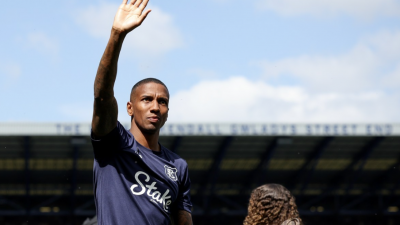 박지성과 뛰었던 40세 애슐리 영, 입스위치와 1년 계약