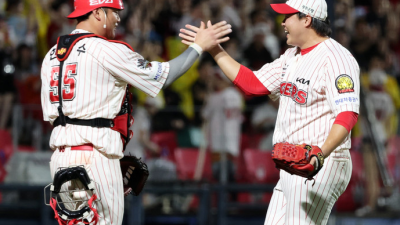 '60승 고지가 눈앞인데' 한화, KIA에 역전패...2위 LG에 1경기차 추격 허용