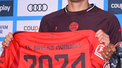 김민재, 첼시-토트넘-PSG 관심 한 몸에...로메로 떠난 자리 메울지도 몰라