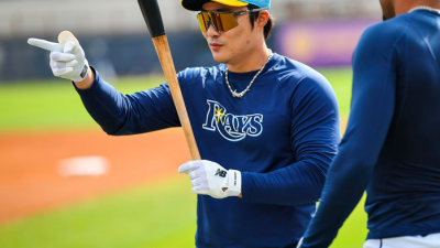 복귀전서 ‘부상’ 김하성, 6일 경기 선발제외…”상황지켜봐야 한다” TB 감독