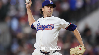 류현진 울렸던 그 선수의 귀환… “이건 예술의 영역이지” 젊은이들 앞에 본좌가 나타났다