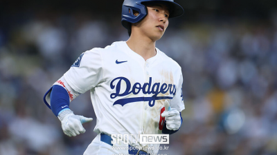 'BK도 박수쳤다' 김혜성 안타에 호수비까지 맹활약…다저스는 밀워키에 0-2 패배